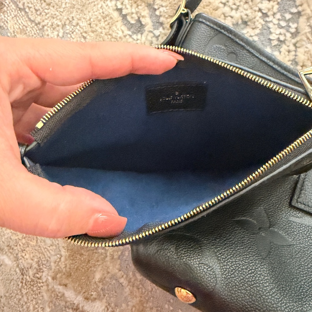 Louis Vuitton Carryall PM - Black - Picture 5 of 12